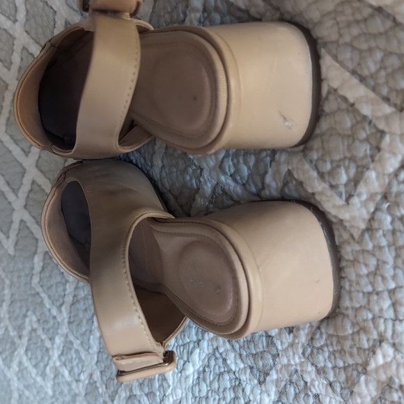 2" block heel sling back - Picture 2 of 4